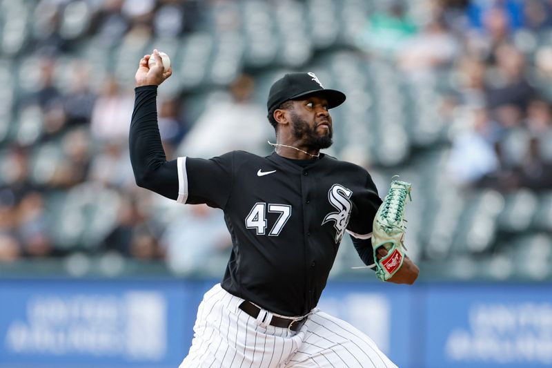 Sep 28, 2023; Chicago, Illinois, USA; Chicago White Sox starting pitcher Touki Toussaint (47) delivers a pitch against the Arizona Diamondbacks during the first inning at Guaranteed Rate Field. Mandatory Credit: Kamil Krzaczynski-USA TODAY Sports