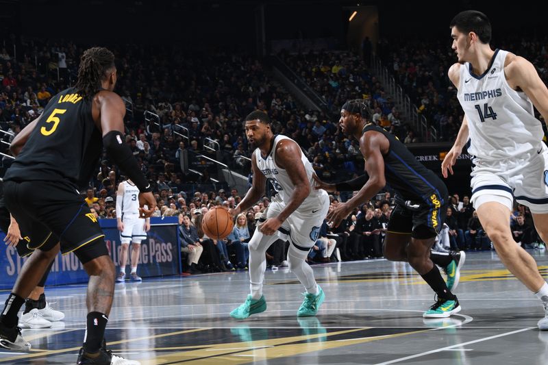 SAN FRANCISCO, CA - NOVEMBER 15: Marcus Smart #36 of the Memphis Grizzlies handles the ball during the game against the Golden State Warriors during the Emirates NBA Cup game on November 15, 2024 at Chase Center in San Francisco, California. NOTE TO USER: User expressly acknowledges and agrees that, by downloading and or using this photograph, user is consenting to the terms and conditions of Getty Images License Agreement. Mandatory Copyright Notice: Copyright 2024 NBAE (Photo by Noah Graham/NBAE via Getty Images)