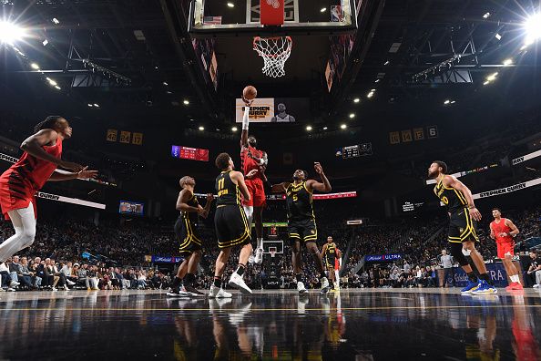 SAN FRANCISCO, CA - DECEMBER 23: Deandre Ayton #2 of the Portland Trail Blazers shoots the ball during the game against the Golden State Warriors on December 23, 2023 at Chase Center in San Francisco, California. NOTE TO USER: User expressly acknowledges and agrees that, by downloading and or using this photograph, user is consenting to the terms and conditions of Getty Images License Agreement. Mandatory Copyright Notice: Copyright 2023 NBAE (Photo by Noah Graham/NBAE via Getty Images)