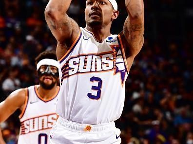 PHOENIX, AZ - NOVEMBER 12:Bradley Beal #3 of the Phoenix Suns shoots a free throw during the game against the Oklahoma City Thunder  on November 12, 2023 at Footprint Center in Phoenix, Arizona. NOTE TO USER: User expressly acknowledges and agrees that, by downloading and or using this photograph, user is consenting to the terms and conditions of the Getty Images License Agreement. Mandatory Copyright Notice: Copyright 2023 NBAE (Photo by Barry Gossage/NBAE via Getty Images)