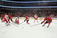 Detroit Red Wings Overcome Chicago Blackhawks: Key Moments at United Center