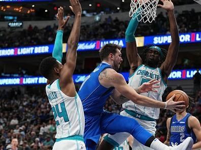 DALLAS, TX - NOVEMBER 5: Luka Doncic #77 of the Dallas Mavericks passes the ball during the game against the Charlotte Hornets on November 5, 2023 at the American Airlines Center in Dallas, Texas. NOTE TO USER: User expressly acknowledges and agrees that, by downloading and or using this photograph, User is consenting to the terms and conditions of the Getty Images License Agreement. Mandatory Copyright Notice: Copyright 2023 NBAE (Photo by Glenn James/NBAE via Getty Images)