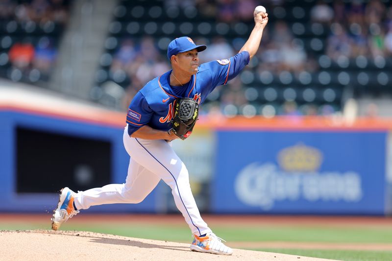 Jul 20, 2023; New York City, New York, USA; New York Mets starting pitcher Jose Quintana (62) pitches against the Chicago White Sox during the first inning at Citi Field. Mandatory Credit: Brad Penner-USA TODAY Sports