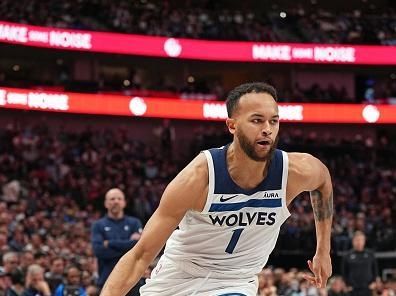 DALLAS, TX - DECEMBER 14: Kyle Anderson #1 of the Minnesota Timberwolves dribbles the ball during the game against the Dallas Mavericks on December 14, 2023 at the American Airlines Center in Dallas, Texas. NOTE TO USER: User expressly acknowledges and agrees that, by downloading and or using this photograph, User is consenting to the terms and conditions of the Getty Images License Agreement. Mandatory Copyright Notice: Copyright 2023 NBAE (Photo by Glenn James/NBAE via Getty Images)