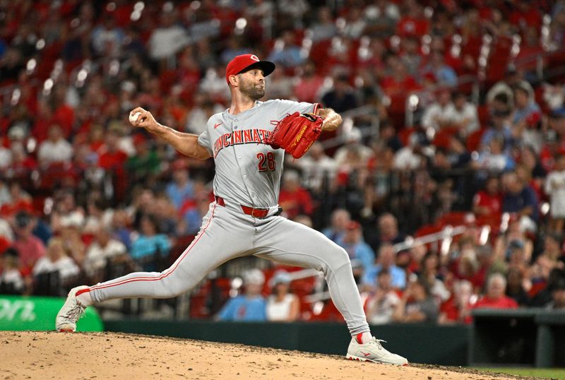 Jun 28, 2024; St. Louis, Missouri, USA; Cincinnati Reds pitcher Nick Martinez (28) throws against the St. Louis Cardinals during the seventh inning at Busch Stadium. Mandatory Credit: Jeff Le-USA TODAY Sports