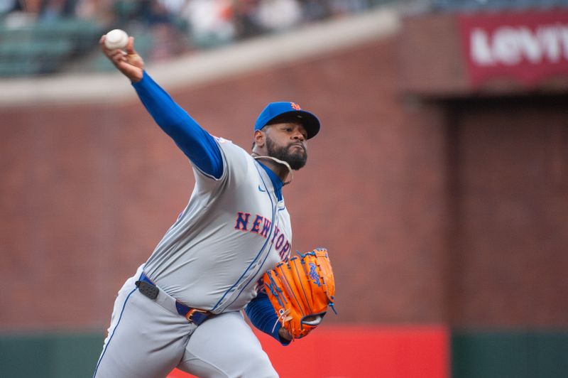 Apr 23, 2024; San Francisco, California, USA;  New York Mets pitcher Luis Severino (40) throws a pitch during the first inning against the San Francisco Giants at Oracle Park. Mandatory Credit: Ed Szczepanski-USA TODAY Sports