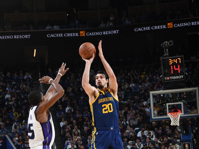 SAN FRANCISCO, CA - JANUARY 25:  Dario Saric #20 of the Golden State Warriors  shoots a three point basket during the game  on January 25, 2024 at Chase Center in San Francisco, California. NOTE TO USER: User expressly acknowledges and agrees that, by downloading and or using this photograph, user is consenting to the terms and conditions of Getty Images License Agreement. Mandatory Copyright Notice: Copyright 2024 NBAE (Photo by Noah Graham/NBAE via Getty Images)