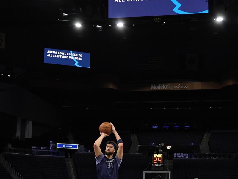 SAN FRANCISCO, CA - NOVEMBER 12: Klay Thompson #31 of the Dallas Mavericks warms up during a shoot around before the game against the Golden State Warriors around before before the Emirates NBA Cup game on November 12, 2024 at Chase Center in San Francisco, California. NOTE TO USER: User expressly acknowledges and agrees that, by downloading and or using this photograph, user is consenting to the terms and conditions of Getty Images License Agreement. Mandatory Copyright Notice: Copyright 2024 NBAE (Photo by Jim Poorten/NBAE via Getty Images)