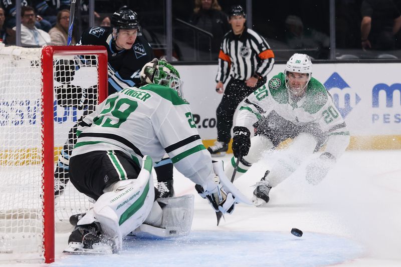 Jan 15, 2026; Salt Lake City, Utah, USA; Dallas Stars goaltender Jake Oettinger (29) tends the net against the Utah Mammoth during the second period at Delta Center. Mandatory Credit: Rob Gray-Imagn Images