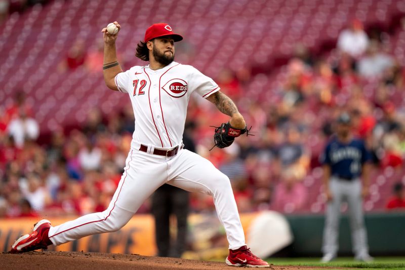 Sep 6, 2023; Cincinnati, Ohio, USA; Cincinnati Reds pitcher Lyon Richardson (72) delivers the pitch in the first inning of the MLB baseball game between the Cincinnati Reds and the Seattle Mariners at Great American Ball Park. Mandatory Credit: Albert Cesare-USA TODAY Sports