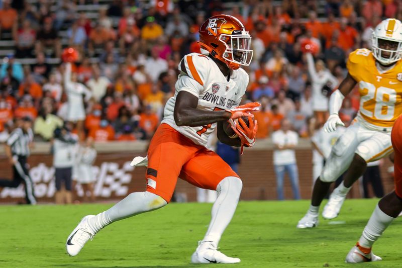 Sep 2, 2021; Knoxville, Tennessee, USA; Bowling Green Falcons quarterback Riley Keller (7) runs the ball against the Tennessee Volunteers during the first quarter at Neyland Stadium. Mandatory Credit: Randy Sartin-USA TODAY Sports