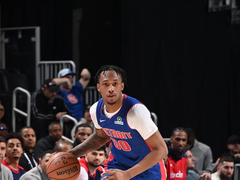 DETROIT, MI - MARCH 11: Ron Holland II #00 of the Detroit Pistons handles the ball during the game against the Washington Wizards on March 11, 2025 at Little Caesars Arena in Detroit, Michigan. NOTE TO USER: User expressly acknowledges and agrees that, by downloading and/or using this photograph, User is consenting to the terms and conditions of the Getty Images License Agreement. Mandatory Copyright Notice: Copyright 2025 NBAE (Photo by Chris Schwegler/NBAE via Getty Images)