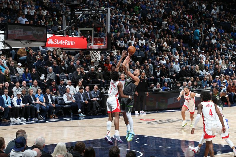 MINNEAPOLIS, MN -  APRIL 2:  Kyle Anderson #1 of the Minnesota Timberwolves shoots the ball during the game against the Houston Rockets on April 2, 2024 at Target Center in Minneapolis, Minnesota. NOTE TO USER: User expressly acknowledges and agrees that, by downloading and or using this Photograph, user is consenting to the terms and conditions of the Getty Images License Agreement. Mandatory Copyright Notice: Copyright 2024 NBAE (Photo by David Sherman/NBAE via Getty Images)