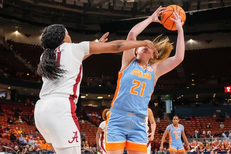 Mar 8, 2024; Greensville, SC, USA;  Tennessee Lady Vols guard Tess Darby (21) shoots against Alabama Crimson Tide forward Essence Cody (21) during the second half at Bon Secours Wellness Arena. Mandatory Credit: Jim Dedmon-USA TODAY Sports