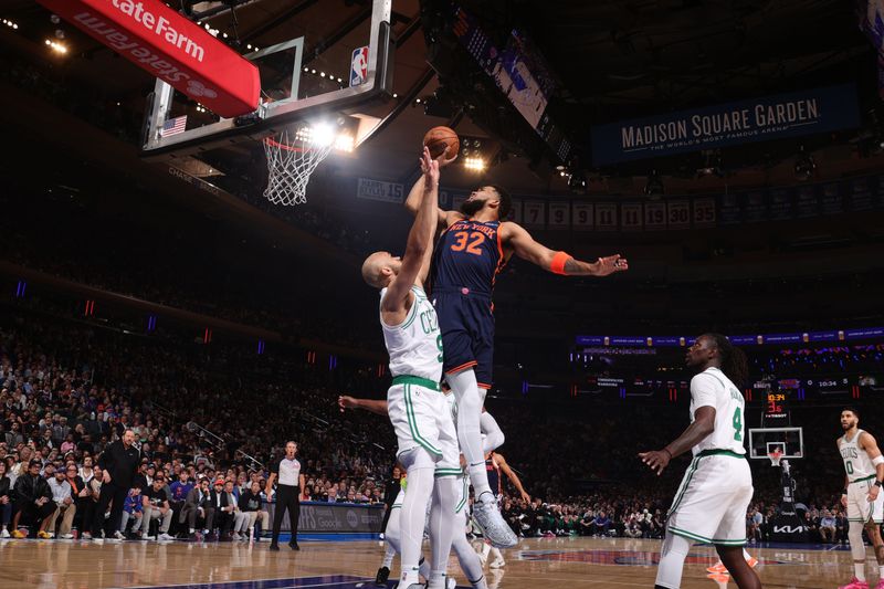 NEW YORK, NY - MAY 12: Karl-Anthony Towns #32 of the New York Knicks drives to the basket during the game agains the Boston Celtics  during Round 2 Game 4 of the 2025 NBA Playoffs on May 12, 2025 at Madison Square Garden in New York City, New York.  NOTE TO USER: User expressly acknowledges and agrees that, by downloading and or using this photograph, User is consenting to the terms and conditions of the Getty Images License Agreement. Mandatory Copyright Notice: Copyright 2025 NBAE  (Photo by Nathaniel S. Butler/NBAE via Getty Images)