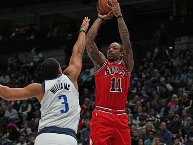 DALLAS, TX - NOVEMBER 1: DeMar DeRozan #11 of the Chicago Bulls shoots the ball during the game against the Dallas Mavericks on November 1, 2023 at the American Airlines Center in Dallas, Texas. NOTE TO USER: User expressly acknowledges and agrees that, by downloading and or using this photograph, User is consenting to the terms and conditions of the Getty Images License Agreement. Mandatory Copyright Notice: Copyright 2023 NBAE (Photo by Glenn James/NBAE via Getty Images)