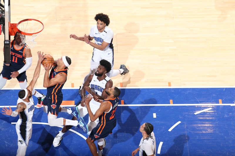 NEW YORK, NY - JANUARY 6: Josh Hart #3 of the New York Knicks drives to the basket during the game against the Orlando Magic on January 6, 2025 at Madison Square Garden in New York City, New York.  NOTE TO USER: User expressly acknowledges and agrees that, by downloading and or using this photograph, User is consenting to the terms and conditions of the Getty Images License Agreement. Mandatory Copyright Notice: Copyright 2025 NBAE  (Photo by Nathaniel S. Butler/NBAE via Getty Images)