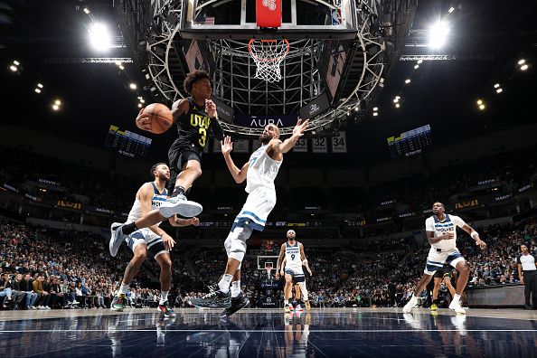 MINNEAPOLIS, MN -  NOVEMBER 30 :  Keyonte George #3 of the Utah Jazz passes the ball during the game against the Minnesota Timberwolves on November 30, 2023 at Target Center in Minneapolis, Minnesota. NOTE TO USER: User expressly acknowledges and agrees that, by downloading and or using this Photograph, user is consenting to the terms and conditions of the Getty Images License Agreement. Mandatory Copyright Notice: Copyright 2023 NBAE (Photo by Jordan Johnson/NBAE via Getty Images)