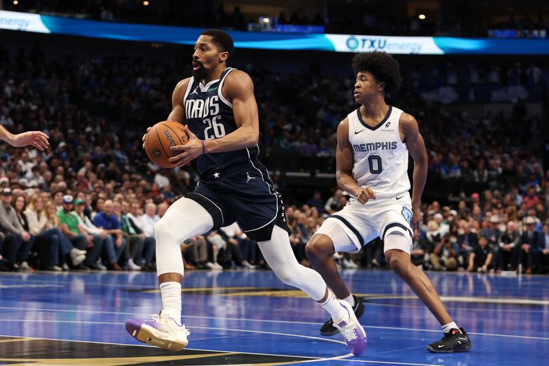 DALLAS, TX - DECEMBER 3: Spencer Dinwiddie #26  of the Dallas Mavericks drives to the basket during the game against the Memphis Grizzlies on December 3, 2024 at American Airlines Center in Dallas, Texas. NOTE TO USER: User expressly acknowledges and agrees that, by downloading and or using this photograph, User is consenting to the terms and conditions of the Getty Images License Agreement. Mandatory Copyright Notice: Copyright 2024 NBAE (Photo by Tim Heitman/NBAE via Getty Images)