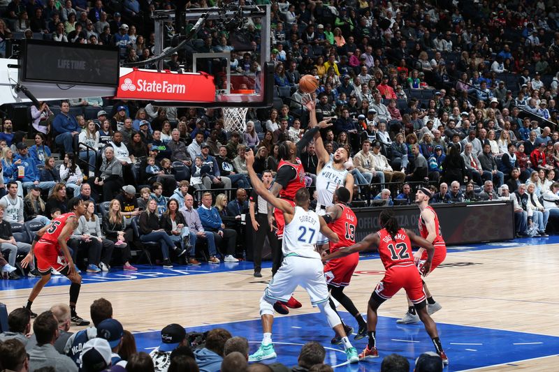 MINNEAPOLIS, MN -  MARCH 31: Kyle Anderson #1 of the Minnesota Timberwolves shoots the ball during the game against the Chicago Bulls on March 31, 2024 at Target Center in Minneapolis, Minnesota. NOTE TO USER: User expressly acknowledges and agrees that, by downloading and or using this Photograph, user is consenting to the terms and conditions of the Getty Images License Agreement. Mandatory Copyright Notice: Copyright 2024 NBAE (Photo by David Sherman/NBAE via Getty Images)