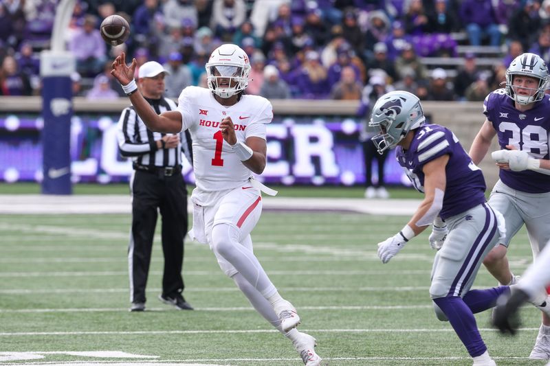 Oct 28, 2023; Manhattan, Kansas, USA; Houston Cougars quarterback Donovan Smith (1) passes the ball during the second quarter against the Kansas State Wildcats at Bill Snyder Family Football Stadium. Mandatory Credit: Scott Sewell-USA TODAY Sports