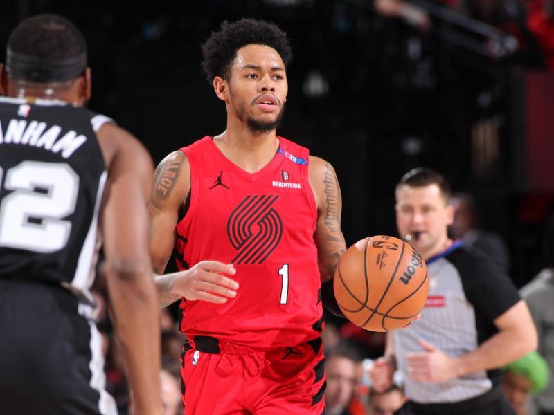 PORTLAND, OR - DECEMBER 13: Anfernee Simons #1 of the Portland Trail Blazers dribbles the ball during the game against the San Antonio Spurs on December 13, 2024 at the Moda Center Arena in Portland, Oregon. NOTE TO USER: User expressly acknowledges and agrees that, by downloading and or using this photograph, user is consenting to the terms and conditions of the Getty Images License Agreement. Mandatory Copyright Notice: Copyright 2024 NBAE (Photo by Cameron Browne/NBAE via Getty Images)