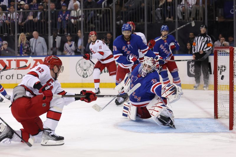 New York Rangers and Carolina Hurricanes Set for a Riveting Encounter at Madison Square Garden