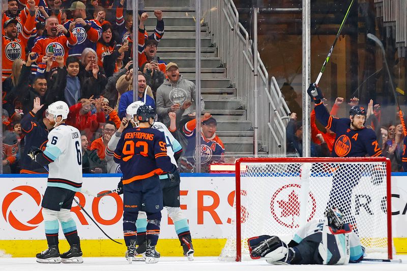 Jan 18, 2024; Edmonton, Alberta, CAN; The Edmonton Oilers celebrate a goal scored by forward Leon Draisaitl (29) against the Seattle Kraken during the second period at Rogers Place. Mandatory Credit: Perry Nelson-USA TODAY Sports