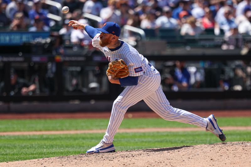May 11, 2025; New York City, New York, USA; New York Mets relief pitcher Reed Garrett (75) delivers a pitch delivers a pitch during the eighth inning against the Chicago Cubs at Citi Field. Mandatory Credit: Vincent Carchietta-Imagn Images