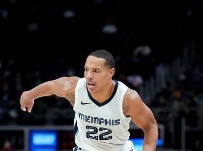 DETROIT, MICHIGAN - DECEMBER 06: Desmond Bane #22 of the Memphis Grizzlies handles the ball against the Detroit Pistons at Little Caesars Arena on December 06, 2023 in Detroit, Michigan. NOTE TO USER: User expressly acknowledges and agrees that, by downloading and or using this photograph, User is consenting to the terms and conditions of the Getty Images License Agreement. (Photo by Nic Antaya/Getty Images)