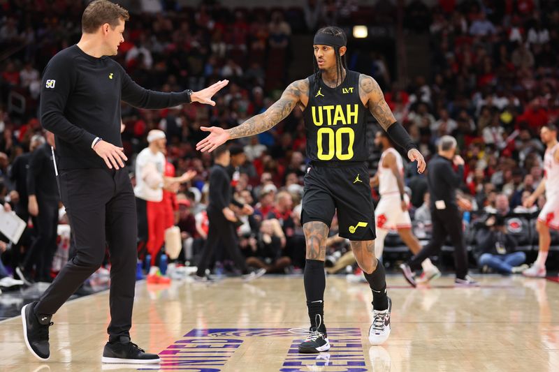 CHICAGO, ILLINOIS - NOVEMBER 06: Head coach Will Hardy of the Utah Jazz high fives Jordan Clarkson #00 against the Chicago Bulls during the first half at the United Center on November 06, 2023 in Chicago, Illinois. NOTE TO USER: User expressly acknowledges and agrees that, by downloading and or using this photograph, User is consenting to the terms and conditions of the Getty Images License Agreement. (Photo by Michael Reaves/Getty Images)