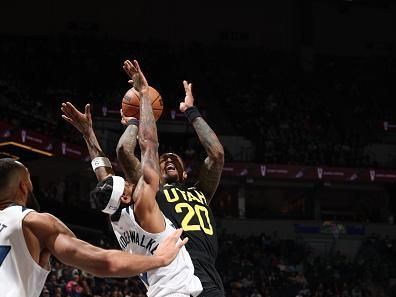 MINNEAPOLIS, MN - NOVEMBER 30: John Collins #20 of the Utah Jazz shoots the ball during the game against the Minnesota Timberwolves on November 30, 2023 at Target Center in Minneapolis, Minnesota. NOTE TO USER: User expressly acknowledges and agrees that, by downloading and or using this Photograph, user is consenting to the terms and conditions of the Getty Images License Agreement. Mandatory Copyright Notice: Copyright 2023 NBAE (Photo by David Sherman/NBAE via Getty Images)