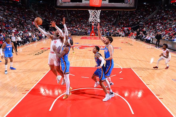 HOUSTON, TX - DECEMBER 6:   Dillon Brooks #9 of the Houston Rockets drives to the basket during the game against the Oklahoma City Thunder on December 6, 2023 at the Toyota Center in Houston, Texas. NOTE TO USER: User expressly acknowledges and agrees that, by downloading and or using this photograph, User is consenting to the terms and conditions of the Getty Images License Agreement. Mandatory Copyright Notice: Copyright 2023 NBAE (Photo by Michael Gonzales/NBAE via Getty Images)