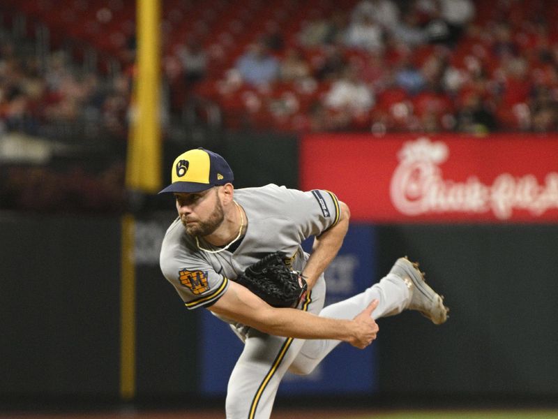 Sep 20, 2023; St. Louis, Missouri, USA; Milwaukee Brewers pitcher Joel Payamps (31) throws against the St. Louis Cardinals during the first inning at Busch Stadium. Mandatory Credit: Jeff Le-USA TODAY Sports