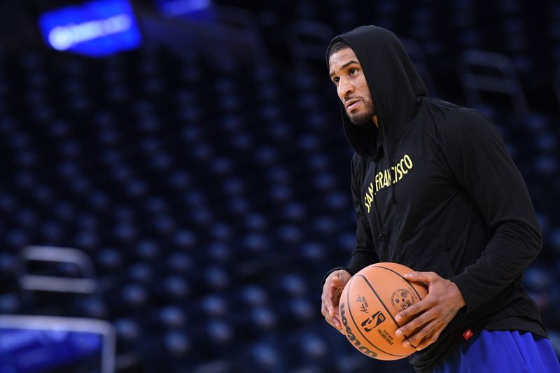 SAN FRANCISCO, CA - OCTOBER 27: Gary Payton II #0 of the Golden State Warriors warms up before the game against the LA Clippers on October 27, 2024 at Chase Center in San Francisco, California. NOTE TO USER: User expressly acknowledges and agrees that, by downloading and or using this photograph, user is consenting to the terms and conditions of Getty Images License Agreement. Mandatory Copyright Notice: Copyright 2024 NBAE (Photo by Noah Graham/NBAE via Getty Images)