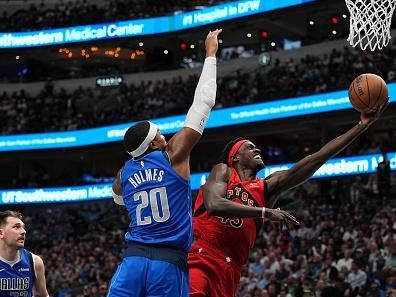 DALLAS, TX - NOVEMBER 8: Pascal Siakam #43 of the Toronto Raptors drives to the basket during the game against the Dallas Mavericks on November 8, 2023 at the American Airlines Center in Dallas, Texas. NOTE TO USER: User expressly acknowledges and agrees that, by downloading and or using this photograph, User is consenting to the terms and conditions of the Getty Images License Agreement. Mandatory Copyright Notice: Copyright 2023 NBAE (Photo by Glenn James/NBAE via Getty Images)