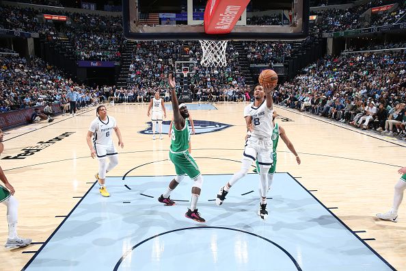 MEMPHIS, TN - NOVEMBER 19: Ziaire Williams #8 of the Memphis Grizzlies drives to the basket during the game against the Boston Celtics on November 19, 2023 at FedExForum in Memphis, Tennessee. NOTE TO USER: User expressly acknowledges and agrees that, by downloading and or using this photograph, User is consenting to the terms and conditions of the Getty Images License Agreement. Mandatory Copyright Notice: Copyright 2023 NBAE (Photo by Joe Murphy/NBAE via Getty Images)