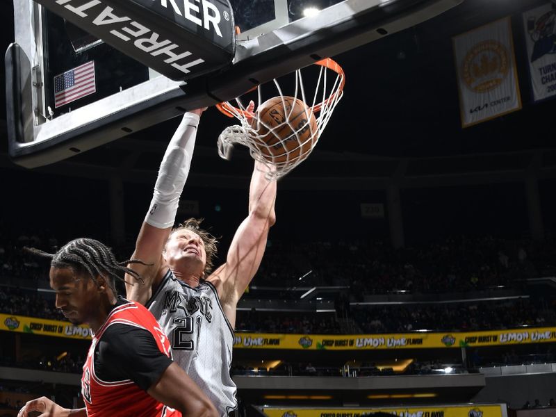 ORLANDO, FL - NOVEMBER 27: Moritz Wagner #21 of the Orlando Magic dunks the ball during the game against the Chicago Bulls on November 27, 2024 at Kia Center in Orlando, Florida. NOTE TO USER: User expressly acknowledges and agrees that, by downloading and or using this photograph, User is consenting to the terms and conditions of the Getty Images License Agreement. Mandatory Copyright Notice: Copyright 2024 NBAE (Photo by Fernando Medina/NBAE via Getty Images)