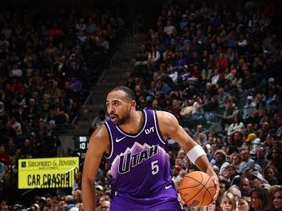 SALT LAKE CITY, UT - DECEMBER 18: Talen Horton-Tucker #5 of the Utah Jazz handles the ball during the game against the Brooklyn Nets on December 18, 2023 at vivint.SmartHome Arena in Salt Lake City, Utah. NOTE TO USER: User expressly acknowledges and agrees that, by downloading and or using this Photograph, User is consenting to the terms and conditions of the Getty Images License Agreement. Mandatory Copyright Notice: Copyright 2023 NBAE (Photo by Melissa Majchrzak/NBAE via Getty Images)