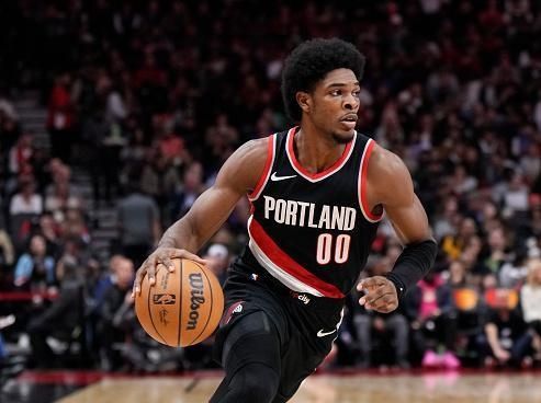 TORONTO, ON - OCTOBER 30: Scoot Henderson #00 of the Portland Trail Blazers dribbles against the Toronto Raptors during the first half of their basketball game at the Scotiabank Arena on October 30, 2023 in Toronto, Ontario, Canada. NOTE TO USER: User expressly acknowledges and agrees that, by downloading and/or using this Photograph, user is consenting to the terms and conditions of the Getty Images License Agreement. (Photo by Mark Blinch/Getty Images)