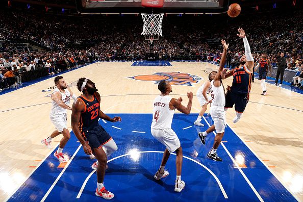 NEW YORK, NY - NOVEMBER 1: Jalen Brunson #11 of the New York Knicks shoots the ball during the game against the Cleveland Cavaliers on November 1, 2023 at Madison Square Garden in New York City, New York.  NOTE TO USER: User expressly acknowledges and agrees that, by downloading and or using this photograph, User is consenting to the terms and conditions of the Getty Images License Agreement. Mandatory Copyright Notice: Copyright 2023 NBAE  (Photo by Nathaniel S. Butler/NBAE via Getty Images)