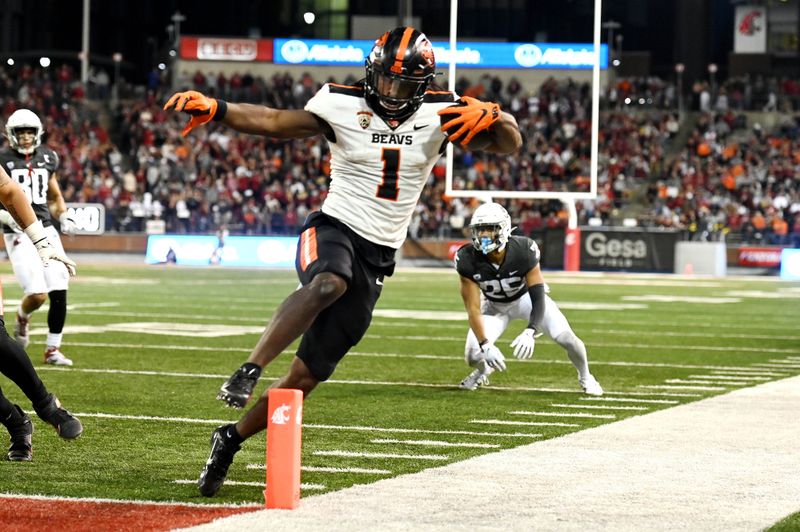 Sep 23, 2023; Pullman, Washington, USA; Oregon State Beavers running back Deshaun Fenwick (1) carries the ball into the end zone against the Washington State Cougars in the second half at Gesa Field at Martin Stadium. Washington State won 38-35. Mandatory Credit: James Snook-USA TODAY Sports