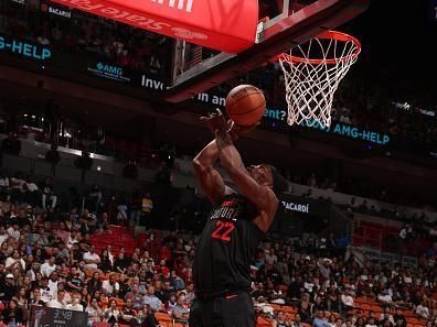 MIAMI, FL - NOVEMBER 3: Jimmy Butler #22 of the Miami Heat drives to the basket during the game against the Washington Wizards during the In-Season Tournament on November 3, 2023 at Kaseya Center in Miami, Florida. NOTE TO USER: User expressly acknowledges and agrees that, by downloading and or using this Photograph, user is consenting to the terms and conditions of the Getty Images License Agreement. Mandatory Copyright Notice: Copyright 2023 NBAE (Photo by Issac Baldizon/NBAE via Getty Images)