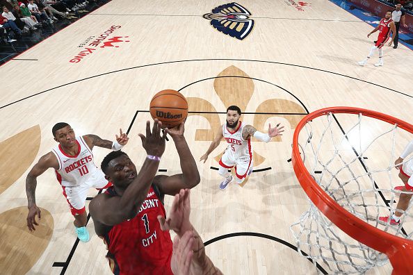 NEW ORLEANS, LA - DECEMBER 23: Zion Williamson #1 of the New Orleans Pelicans shoots the ball during the game against the Houston Rockets on December 23, 2023 at the Smoothie King Center in New Orleans, Louisiana. NOTE TO USER: User expressly acknowledges and agrees that, by downloading and or using this Photograph, user is consenting to the terms and conditions of the Getty Images License Agreement. Mandatory Copyright Notice: Copyright 2023 NBAE (Photo by Layne Murdoch Jr./NBAE via Getty Images)