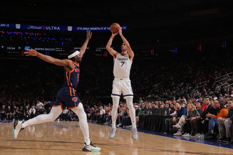 NEW YORK, NY - FEBRUARY 6: Santi Aldama #7 of the Memphis Grizzlies shoots a three point basket against the New York Knicks on February 6, 2024 at Madison Square Garden in New York City, New York.  NOTE TO USER: User expressly acknowledges and agrees that, by downloading and or using this photograph, User is consenting to the terms and conditions of the Getty Images License Agreement. Mandatory Copyright Notice: Copyright 2024 NBAE  (Photo by Jesse D. Garrabrant/NBAE via Getty Images)