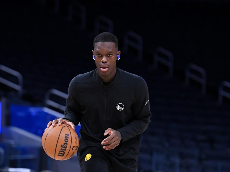 SAN FRANCISCO, CA - JANUARY 5: Dennis Schroder #71 of the Golden State Warriors warms up before the game against the Sacramento Kings on January 5, 2025 at Chase Center in San Francisco, California. NOTE TO USER: User expressly acknowledges and agrees that, by downloading and or using this photograph, user is consenting to the terms and conditions of Getty Images License Agreement. Mandatory Copyright Notice: Copyright 2025 NBAE (Photo by Noah Graham/NBAE via Getty Images)