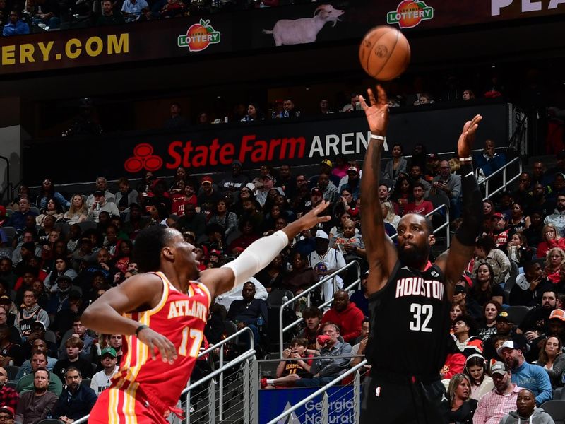 ATLANTA, GA - FEBRUARY 10: Jeff Green #32 of the Houston Rockets  shoots a three point basket against the Atlanta Hawks on February 10, 2024 at State Farm Arena in Atlanta, Georgia.  NOTE TO USER: User expressly acknowledges and agrees that, by downloading and/or using this Photograph, user is consenting to the terms and conditions of the Getty Images License Agreement. Mandatory Copyright Notice: Copyright 2024 NBAE (Photo by Scott Cunningham/NBAE via Getty Images)