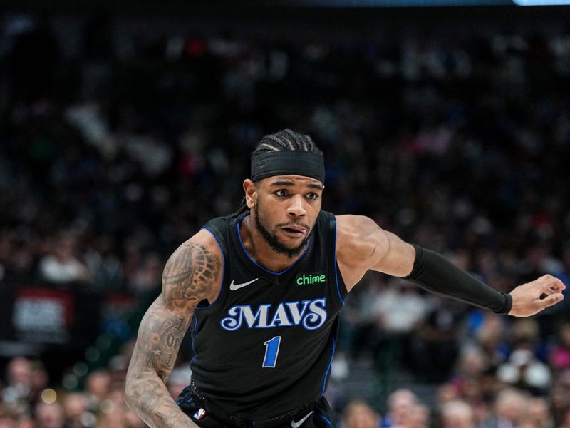 DALLAS, TX - FEBRUARY 14: Jaden Hardy #1 of the Dallas Mavericks dribbles the ball during the game against the San Antonio Spurs on February 14, 2024 at the American Airlines Center in Dallas, Texas. NOTE TO USER: User expressly acknowledges and agrees that, by downloading and or using this photograph, User is consenting to the terms and conditions of the Getty Images License Agreement. Mandatory Copyright Notice: Copyright 2024 NBAE (Photo by Glenn James/NBAE via Getty Images)