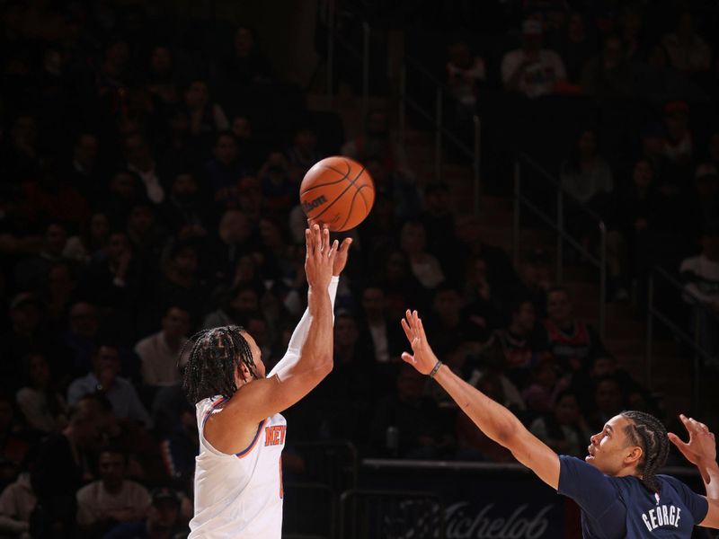 NEW YORK, NY - NOVEMBER 18: Jalen Brunson #11 of the New York Knicks shoots the ball during the game against the Washington Wizards on November 18, 2024 at Madison Square Garden in New York City, New York.  NOTE TO USER: User expressly acknowledges and agrees that, by downloading and or using this photograph, User is consenting to the terms and conditions of the Getty Images License Agreement. Mandatory Copyright Notice: Copyright 2024 NBAE  (Photo by Nathaniel S. Butler/NBAE via Getty Images)