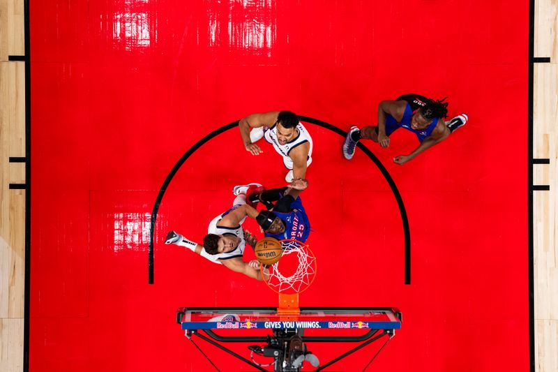 TORONTO, CANADA - NOVEMBER 2: Chris Boucher #25 of the Toronto Raptors drives to the basket during the game against the Sacramento Kings on November 2, 2024 at the Scotiabank Arena in Toronto, Ontario, Canada.  NOTE TO USER: User expressly acknowledges and agrees that, by downloading and or using this Photograph, user is consenting to the terms and conditions of the Getty Images License Agreement.  Mandatory Copyright Notice: Copyright 2024 NBAE (Photo by Andrew Lahodynskyj/NBAE via Getty Images)